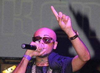Ünlü hiphopçu Baby Brown Kemer’de konser verdi