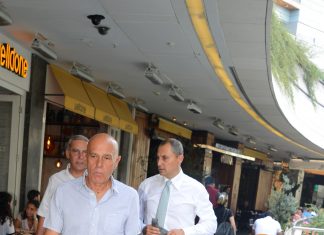 Vakko’nun ortaklarından ünlü işadamı Jeff Hakko geçtiğimiz gün Kanyon’daydı