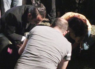 Ferhat Göçer sahneden indi, acil müdahale yaptı