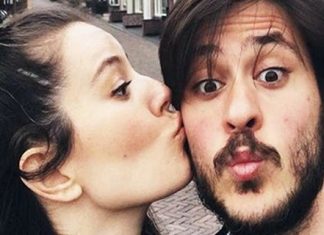 Pelin Akil’den romantik tbt