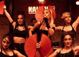 Sahne performanslarına bir yenisini daha ekleyen Hande Yener, sandalye üzerinde dans etti