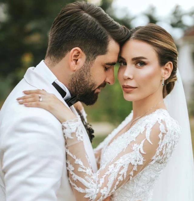 fenomen-bilal-hanci-evliliginin-birinci-senesi-15018654_864_m