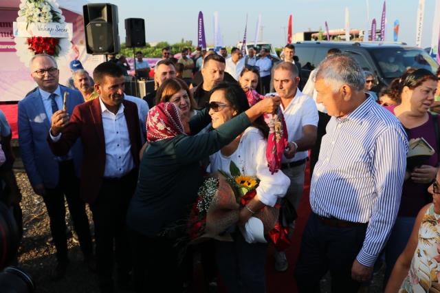 yasli-kadindan-turkan-soray-a-sok-fatma-girik-3-15317114_o