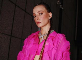 Özge Özpirinçci, Kıvanç Tatlıtuğ ile başrolü paylaşacağı diziden çıkarıldı! Yerine Serenay Sarıkaya geldi