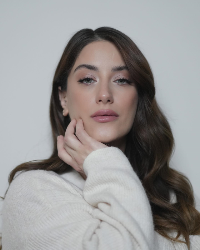 hazal-kaya-kendisine-hakaret-ve-kufur-eden-sahis-16149266_1796_m