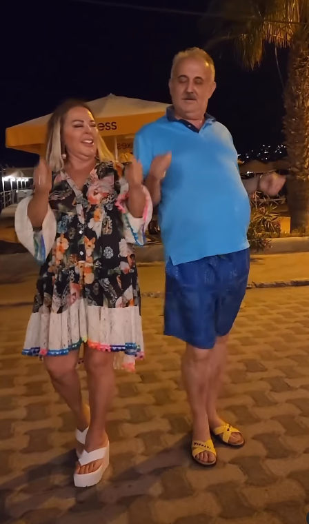 safiye-faik-cifti-yine-yapti-yapacagini-danslari-16150506_9830_m
