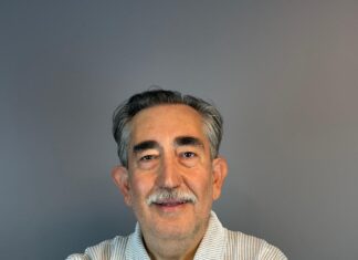 AKIN UĞUR KİMDİR
